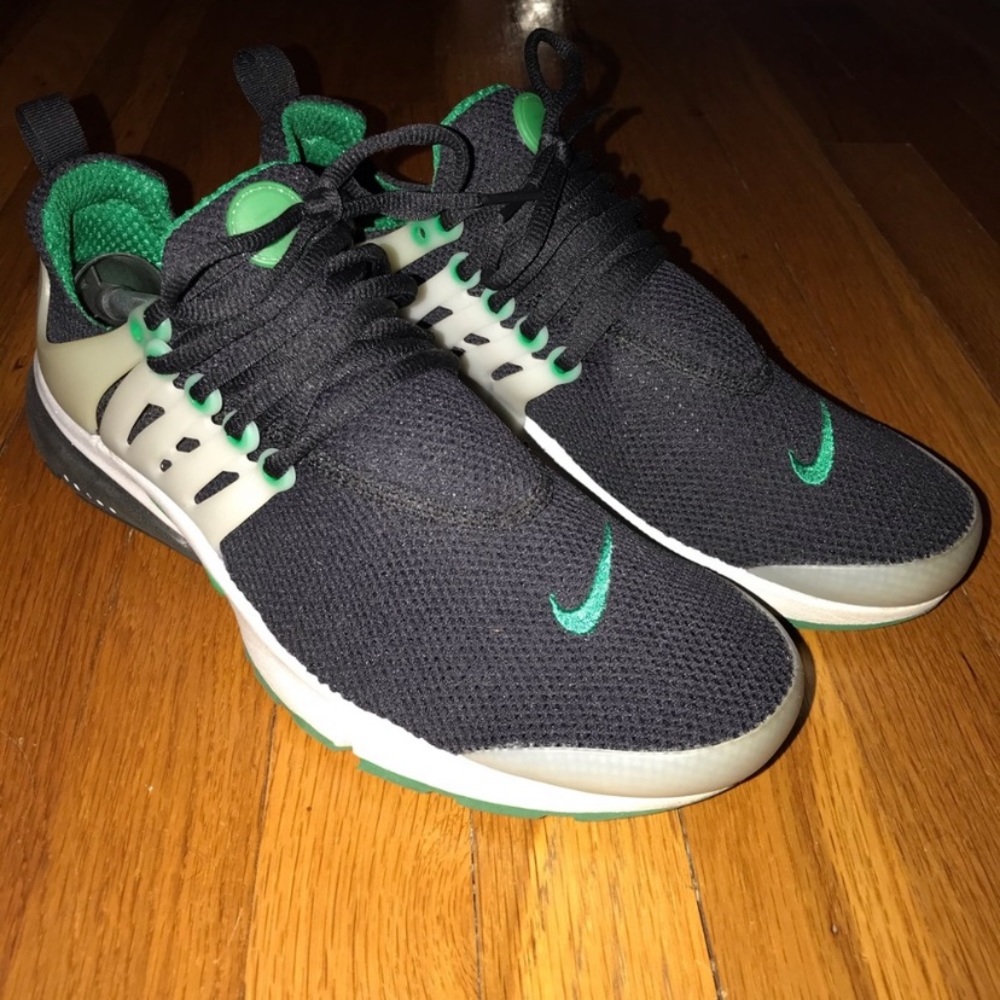 Nike Black and Green Sneakers